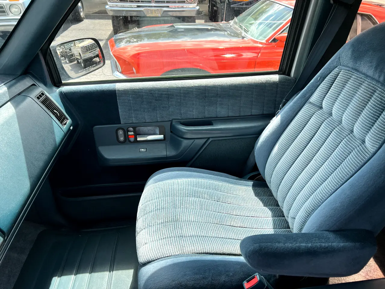 1993-chevy-surburban-2500-for-sale-wisconsin-010