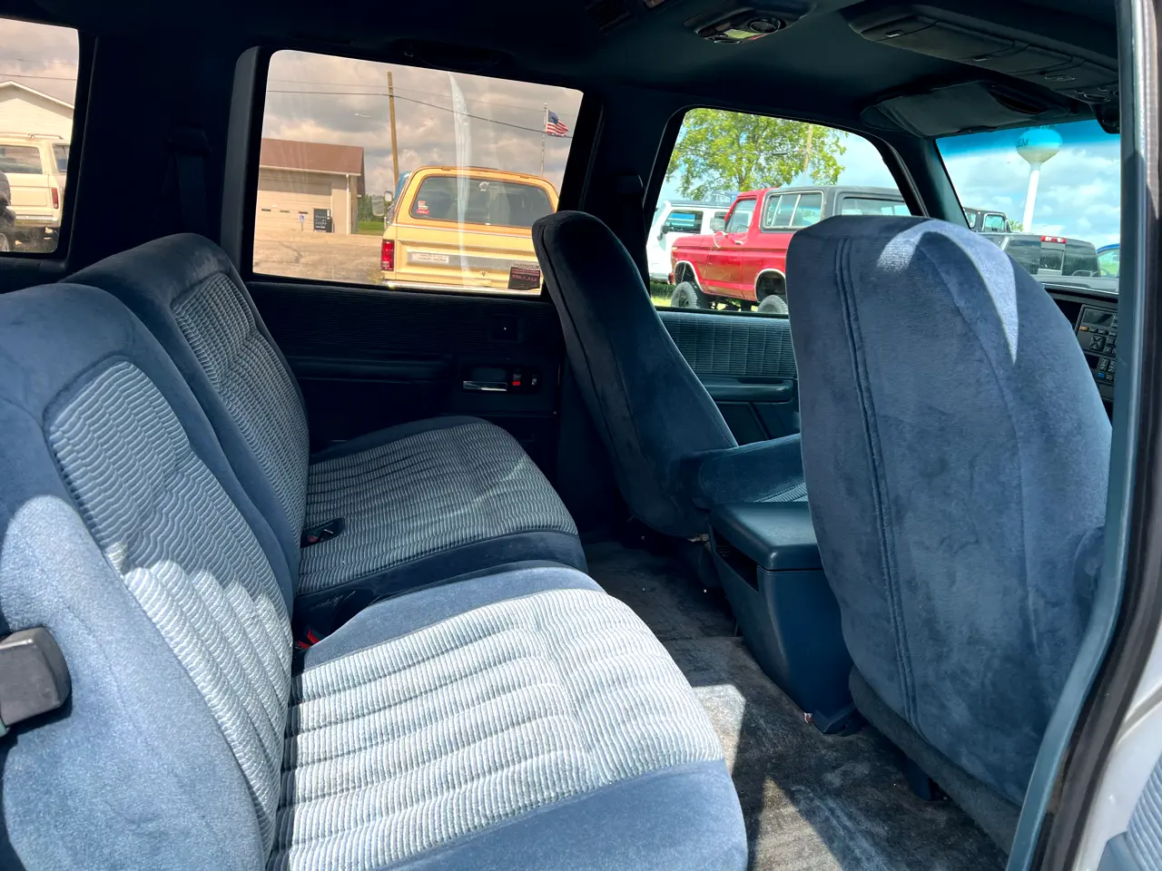 1993-chevy-surburban-2500-for-sale-wisconsin-011
