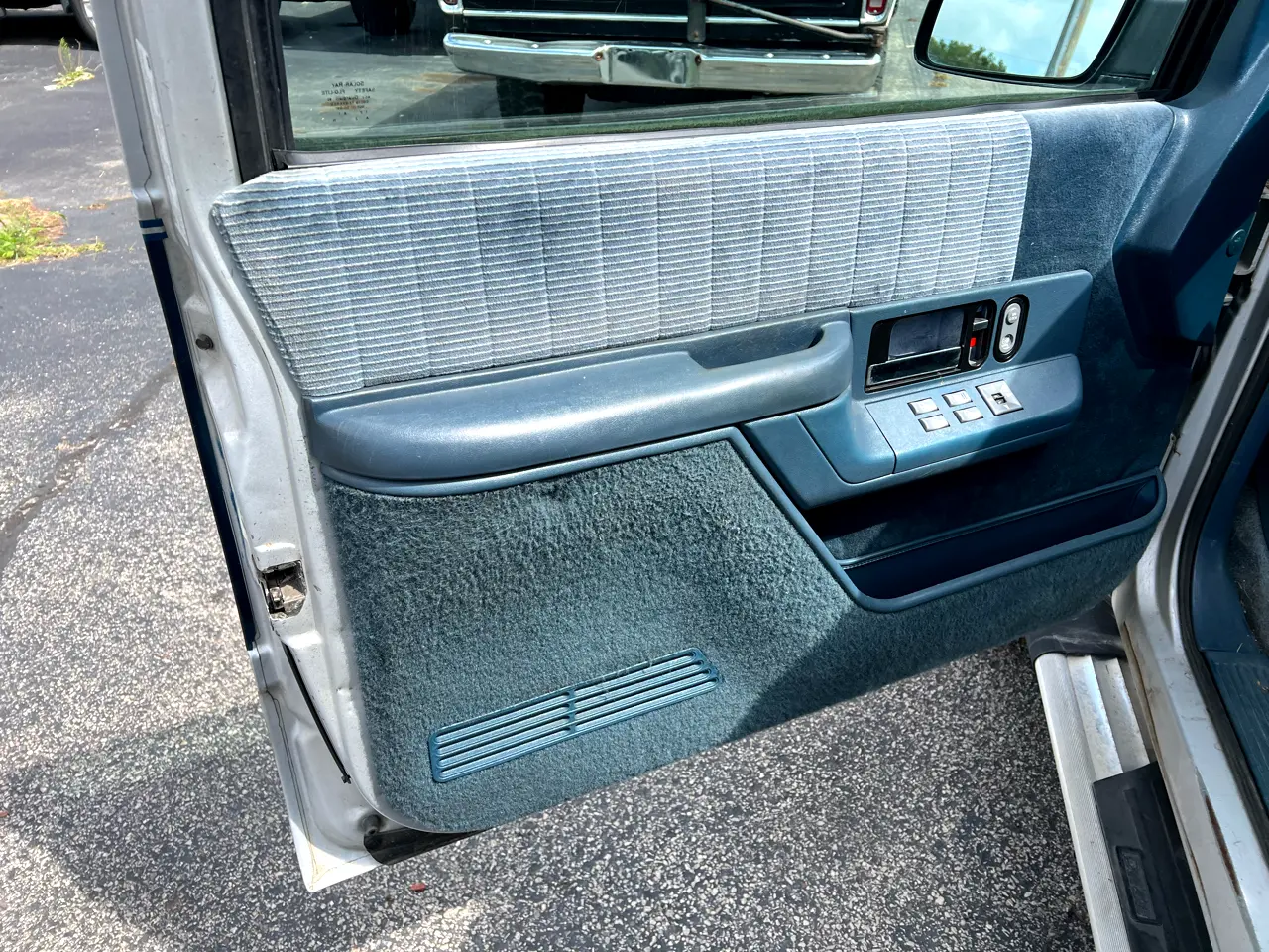 1993-chevy-surburban-2500-for-sale-wisconsin-014