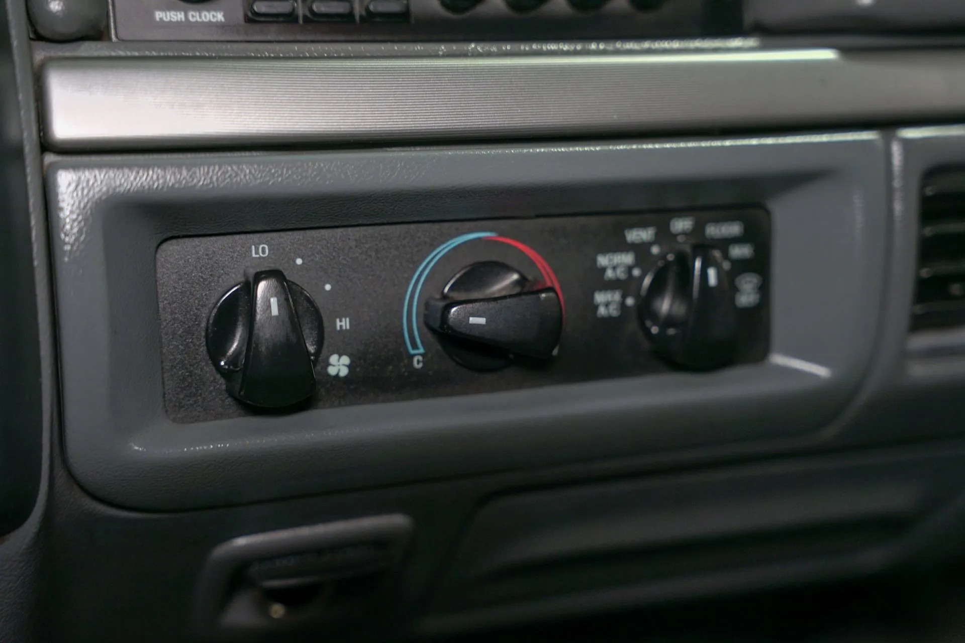 1993-ford-f250-xlt (28)
