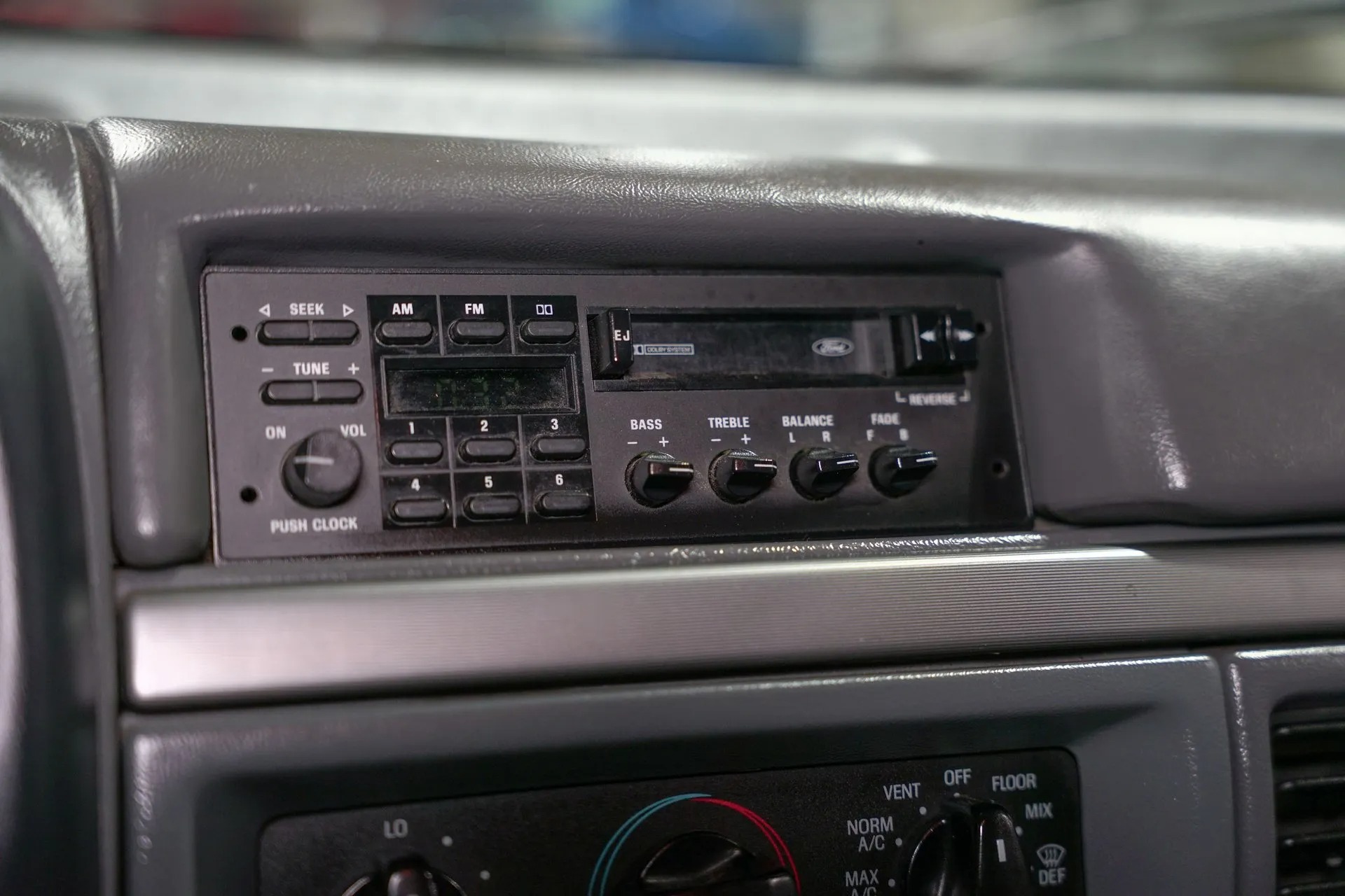 1993-ford-f250-xlt (33)