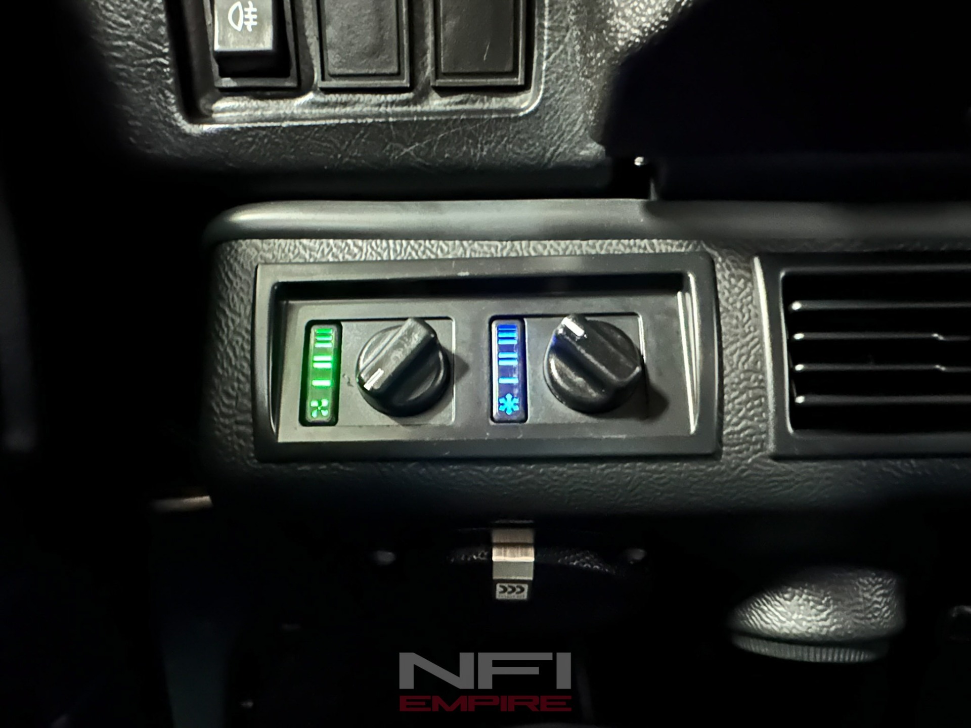 1994-land-rover-defender-90 (25)