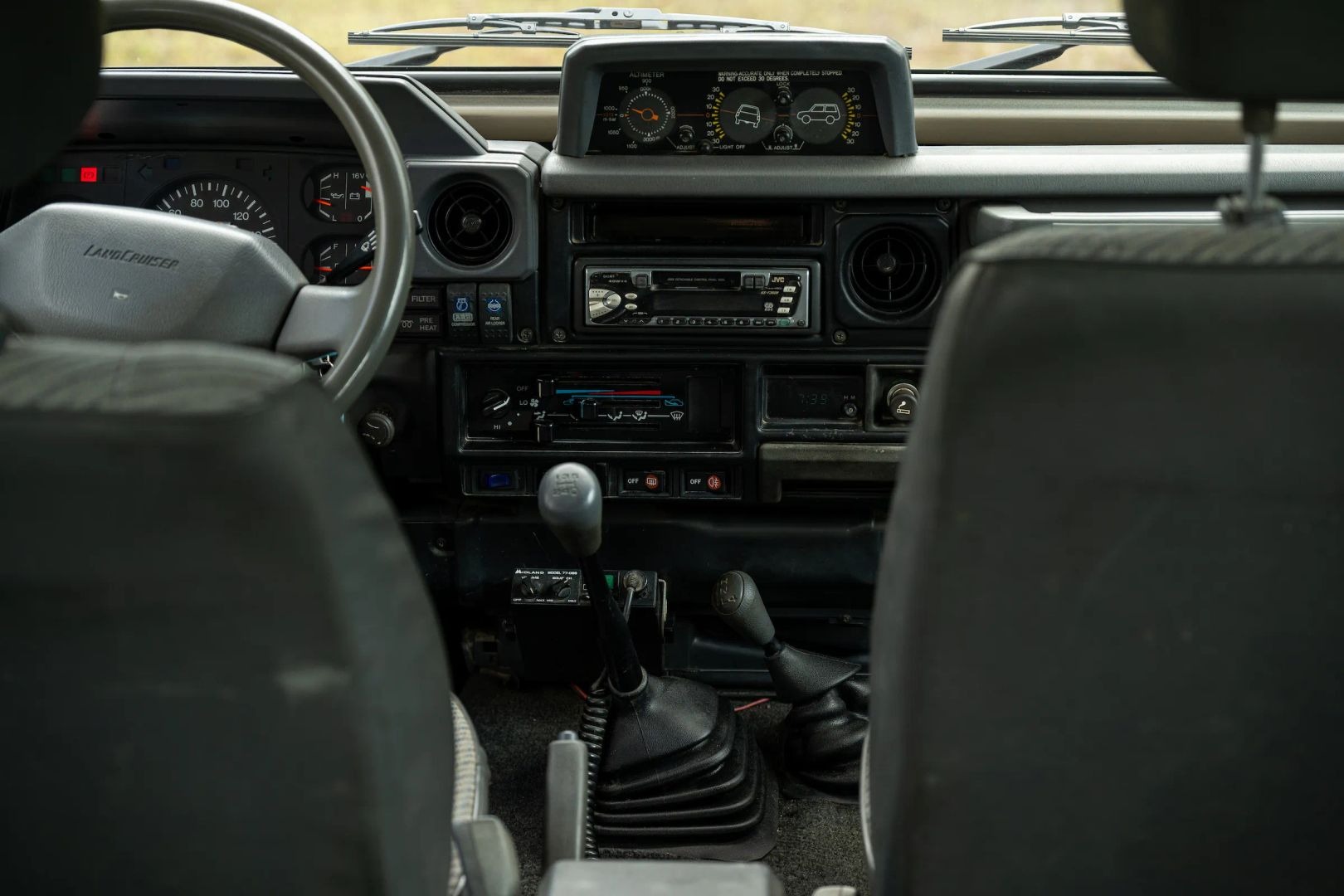 1994-toyota-land-cruiser-kzj72 (14)