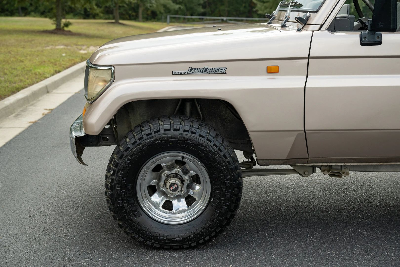 1994-toyota-land-cruiser-kzj72 (19)