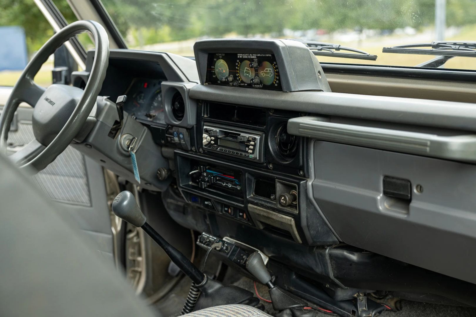 1994-toyota-land-cruiser-kzj72 (34)
