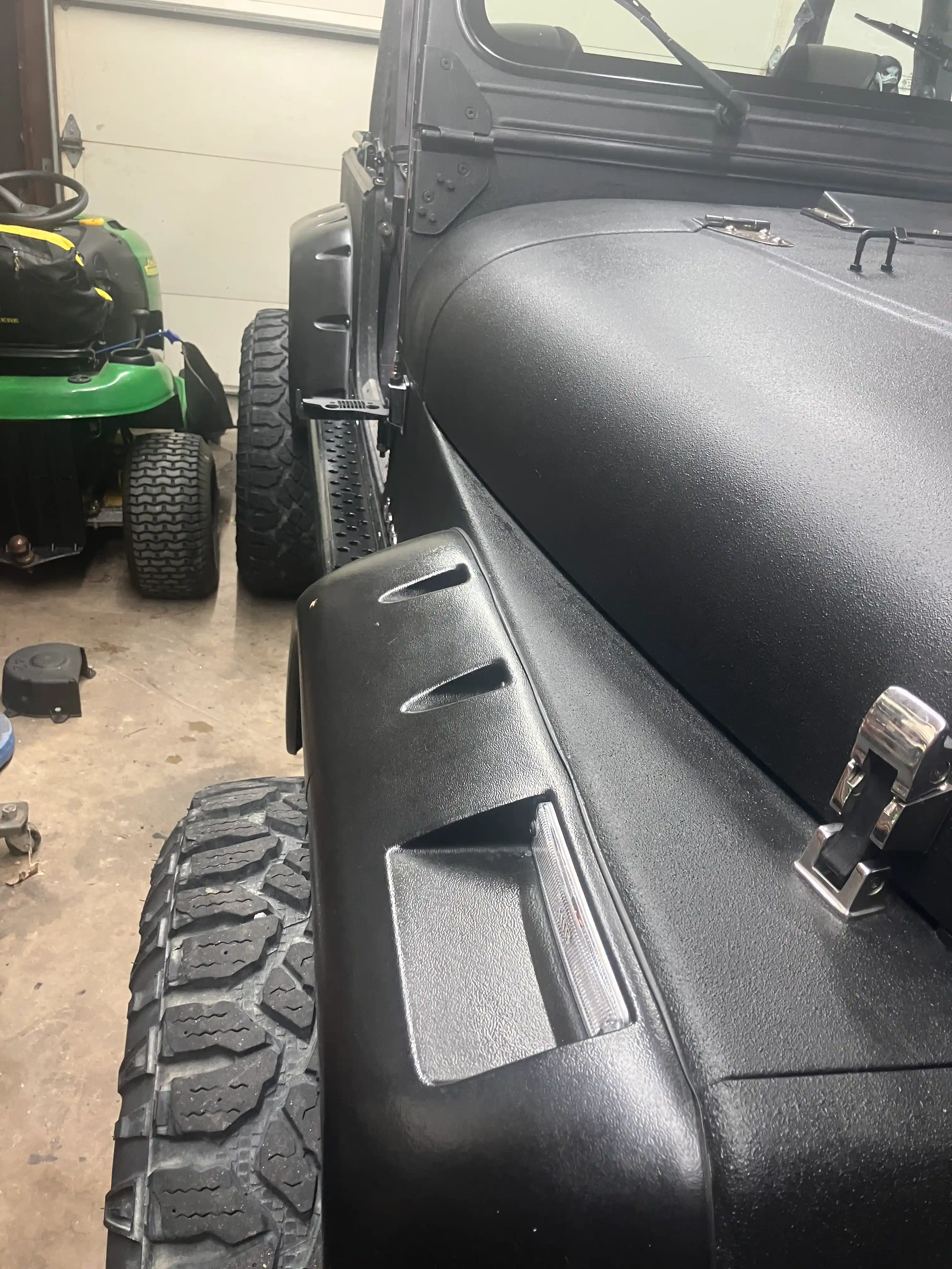 1995-Jeep-Wrangler-YJ-for-sale-09