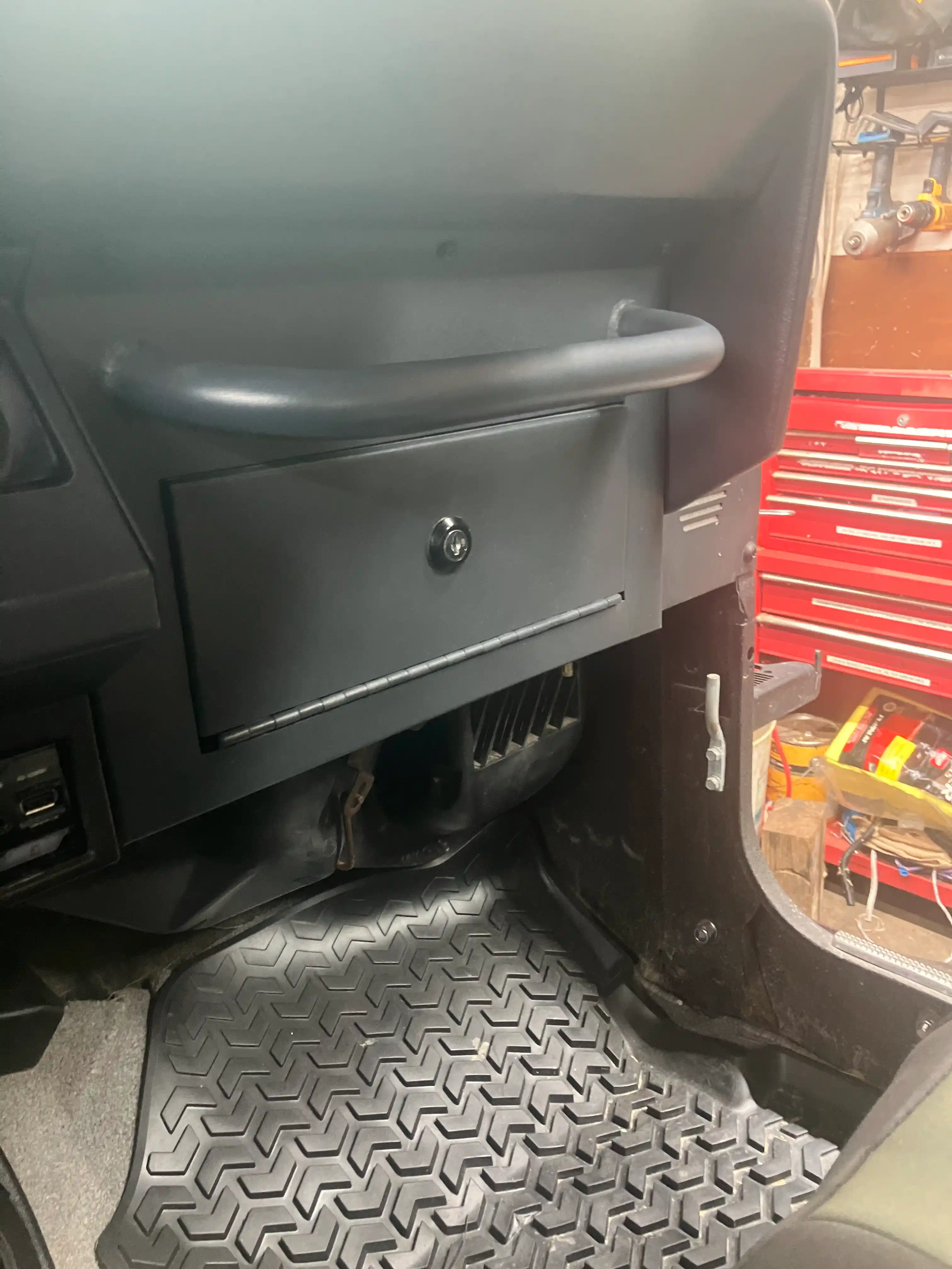 1995-Jeep-Wrangler-YJ-for-sale-14