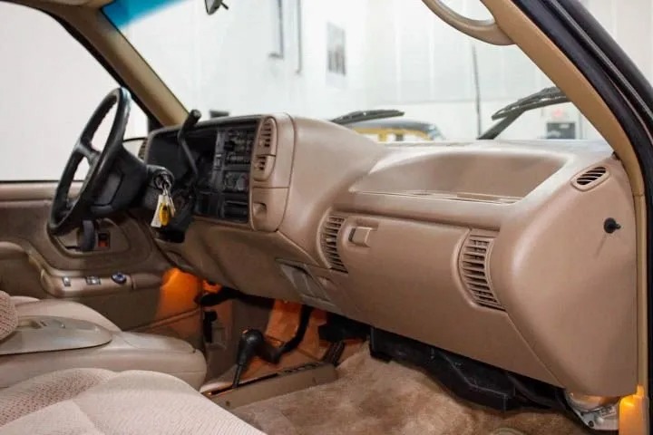 1995-chevy-tahoe-ls-for-sale (38)