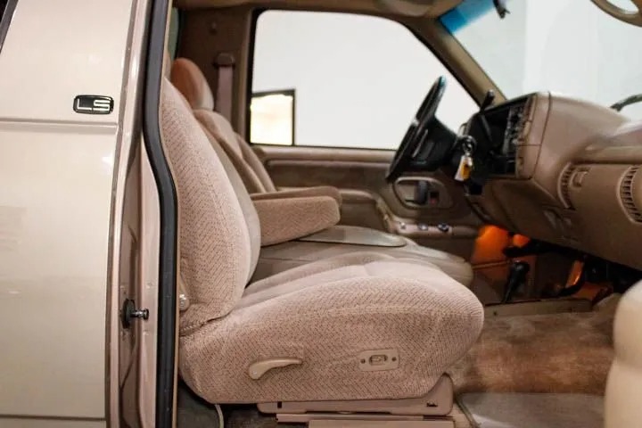 1995-chevy-tahoe-ls-for-sale (43)