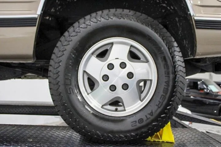 1995-chevy-tahoe-ls-for-sale (83)