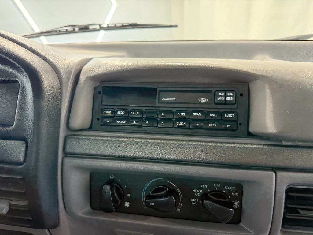 1995-ford-f150-regular-cab (17)