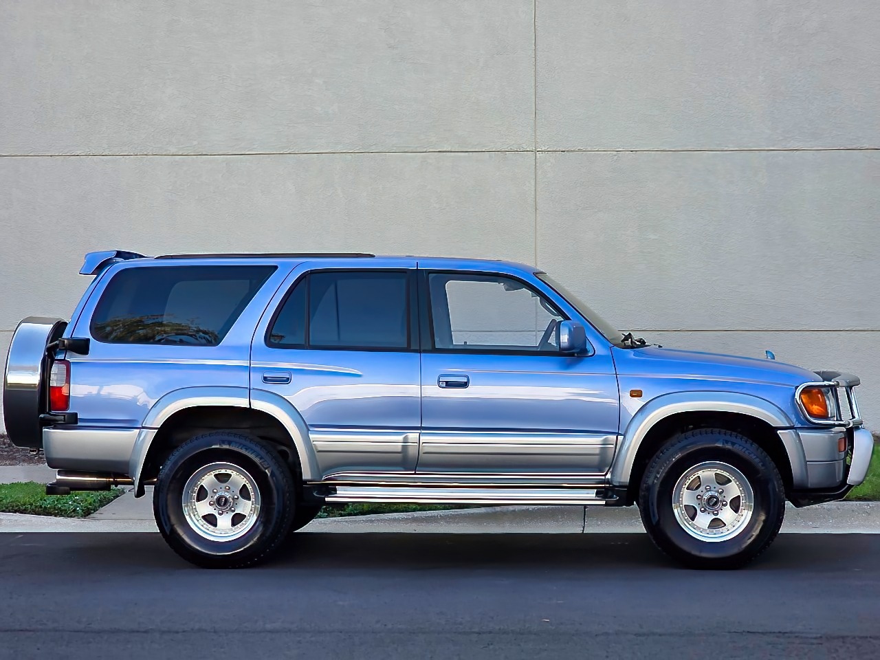 1995-toyota-hilux-surf-ssrg (44)