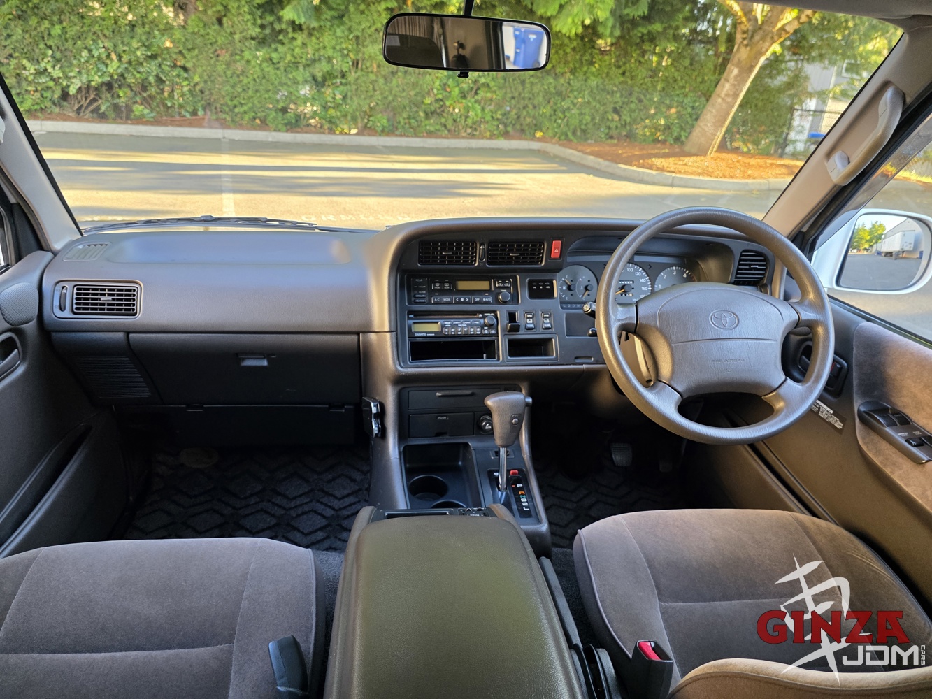 1996-toyota-hiace-super-custom-living-saloon-ex-I6urRNdk