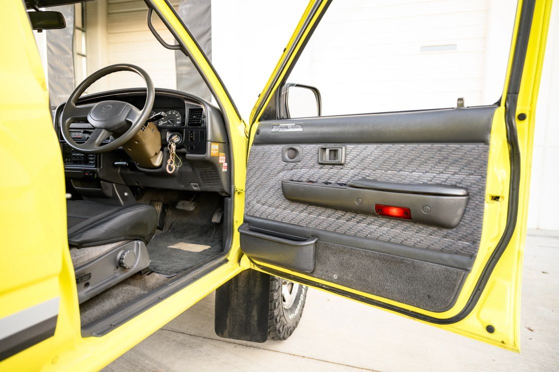 1996-toyota-hilux-ssrx-for-sale (149)
