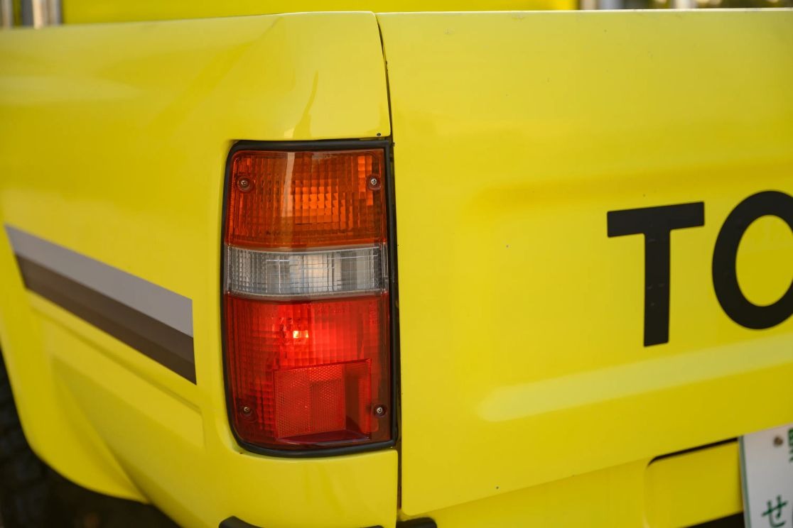 1996-toyota-hilux-ssrx-for-sale (77)