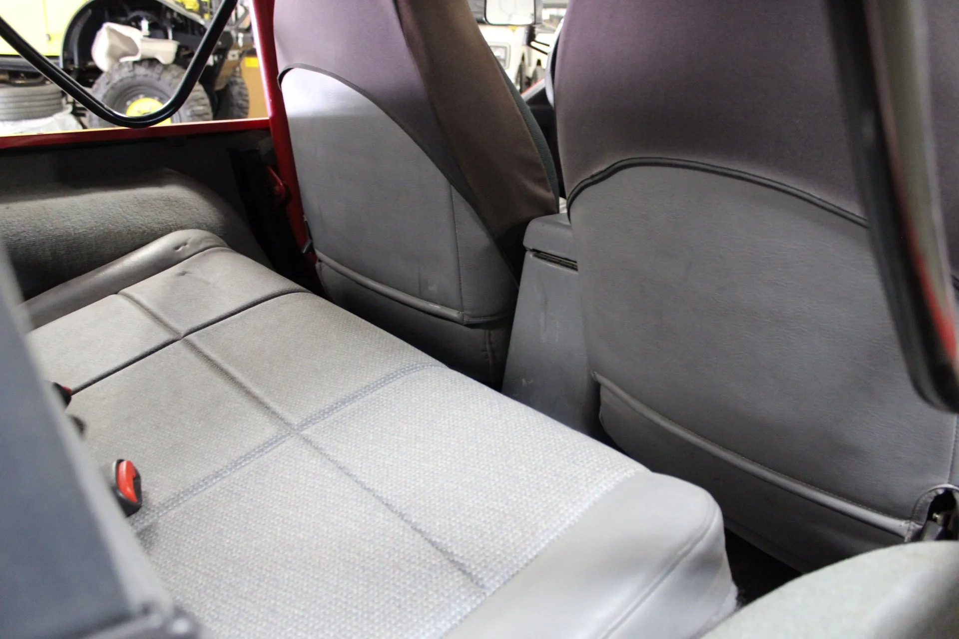 1997-jeep-wrangler-se-for-sale (22)
