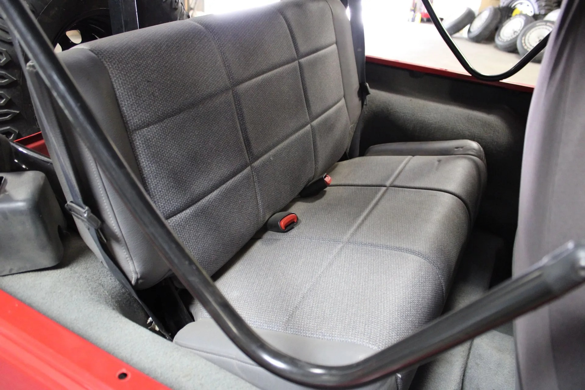 1997-jeep-wrangler-se-for-sale (52)