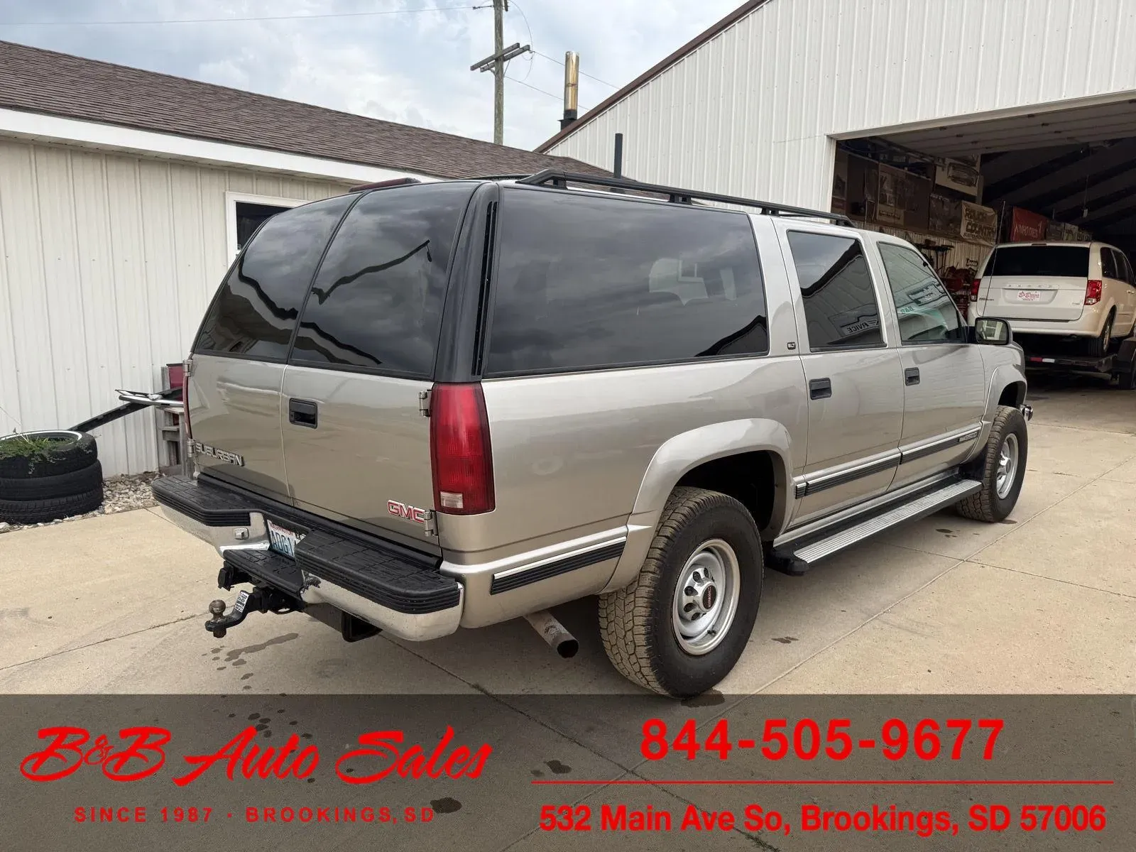 1999-gmc-suburban-for-sale-brookings-sd-3