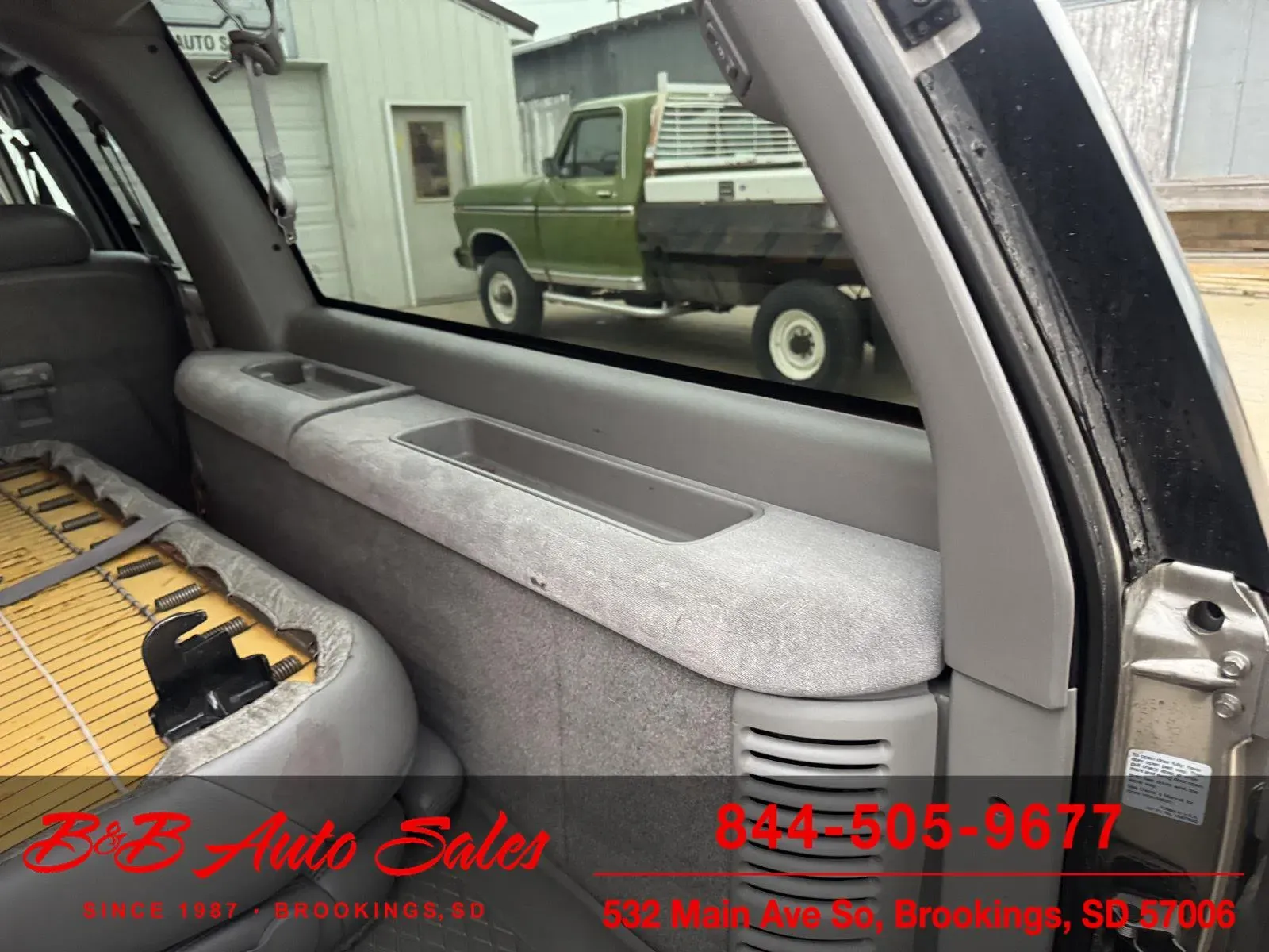 1999-gmc-suburban-for-sale-brookings-sd-41