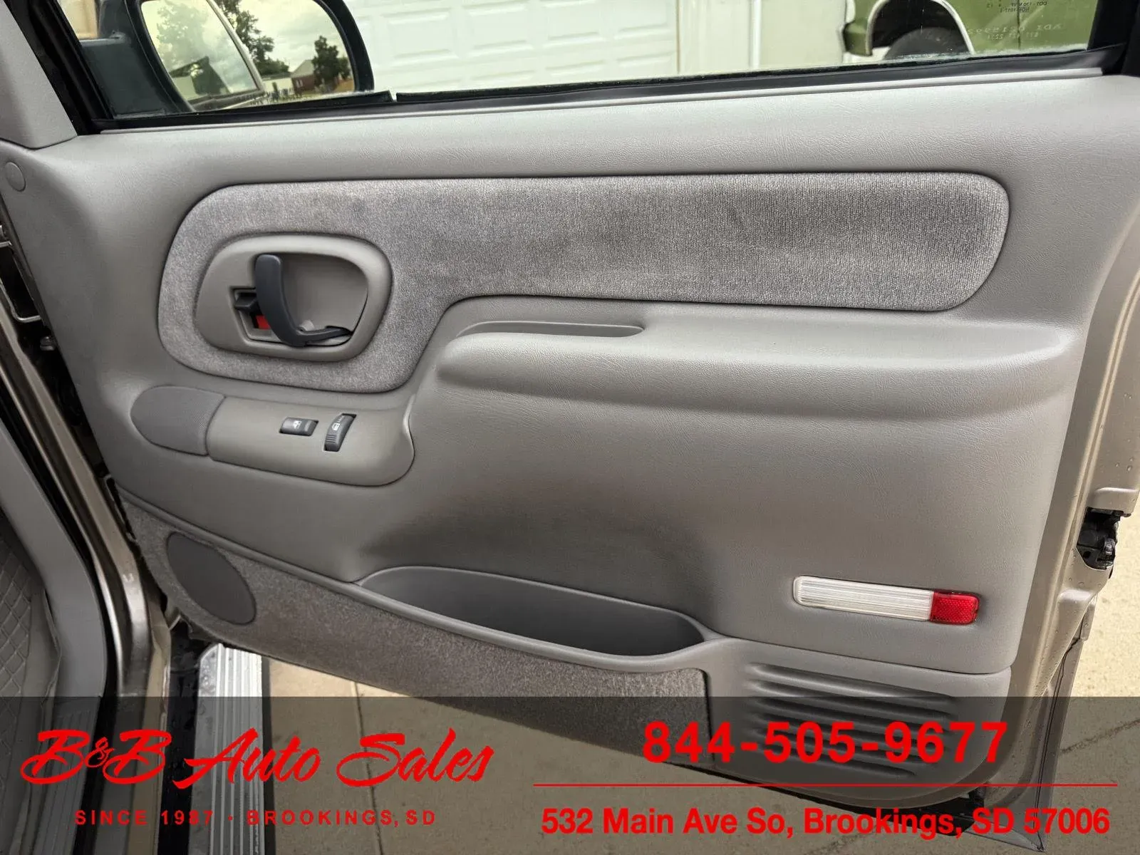 1999-gmc-suburban-for-sale-brookings-sd-44