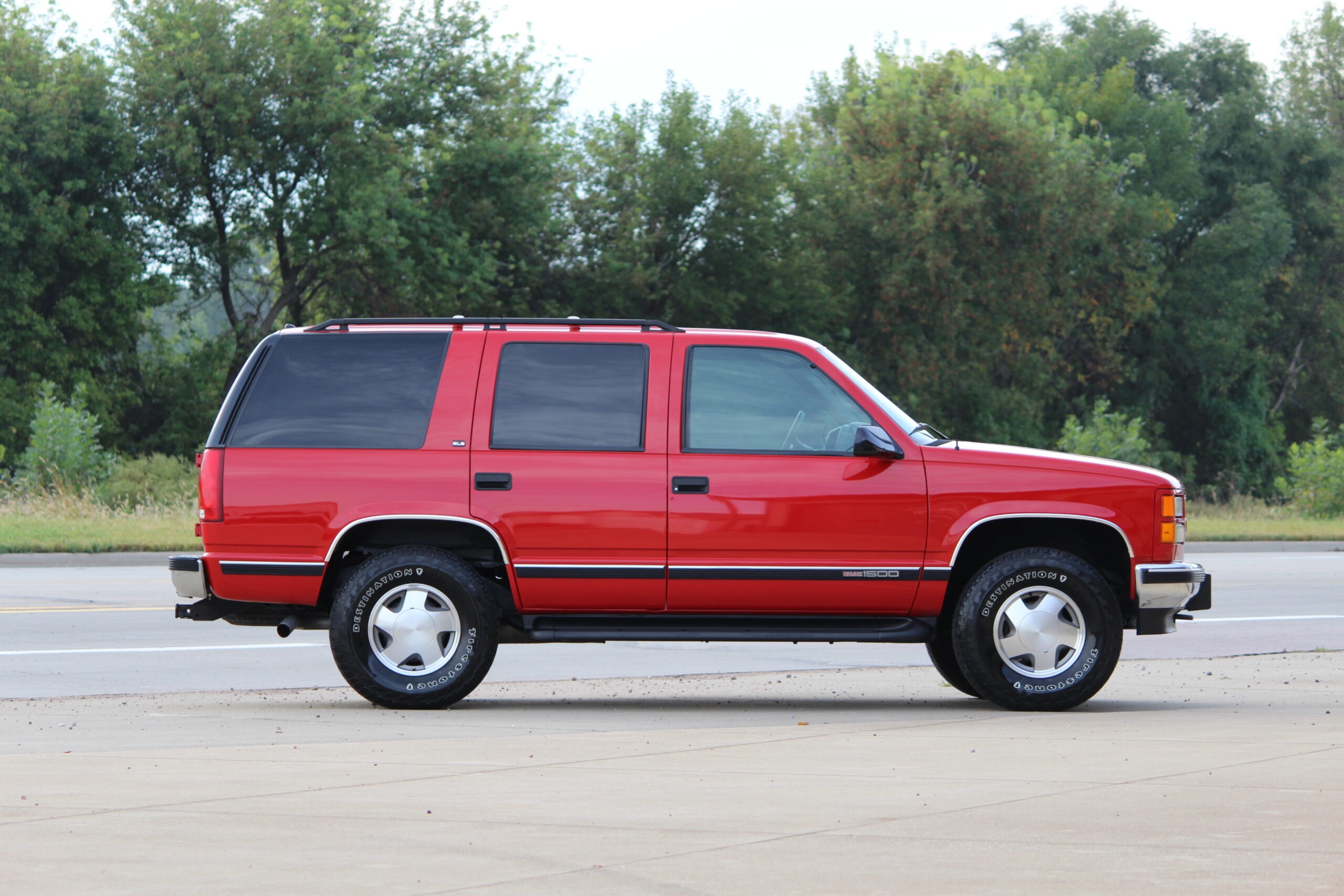 1999-gmc-yukon-4x4-1-owner-66000-original-miles-for-sale-merrill-ia-49