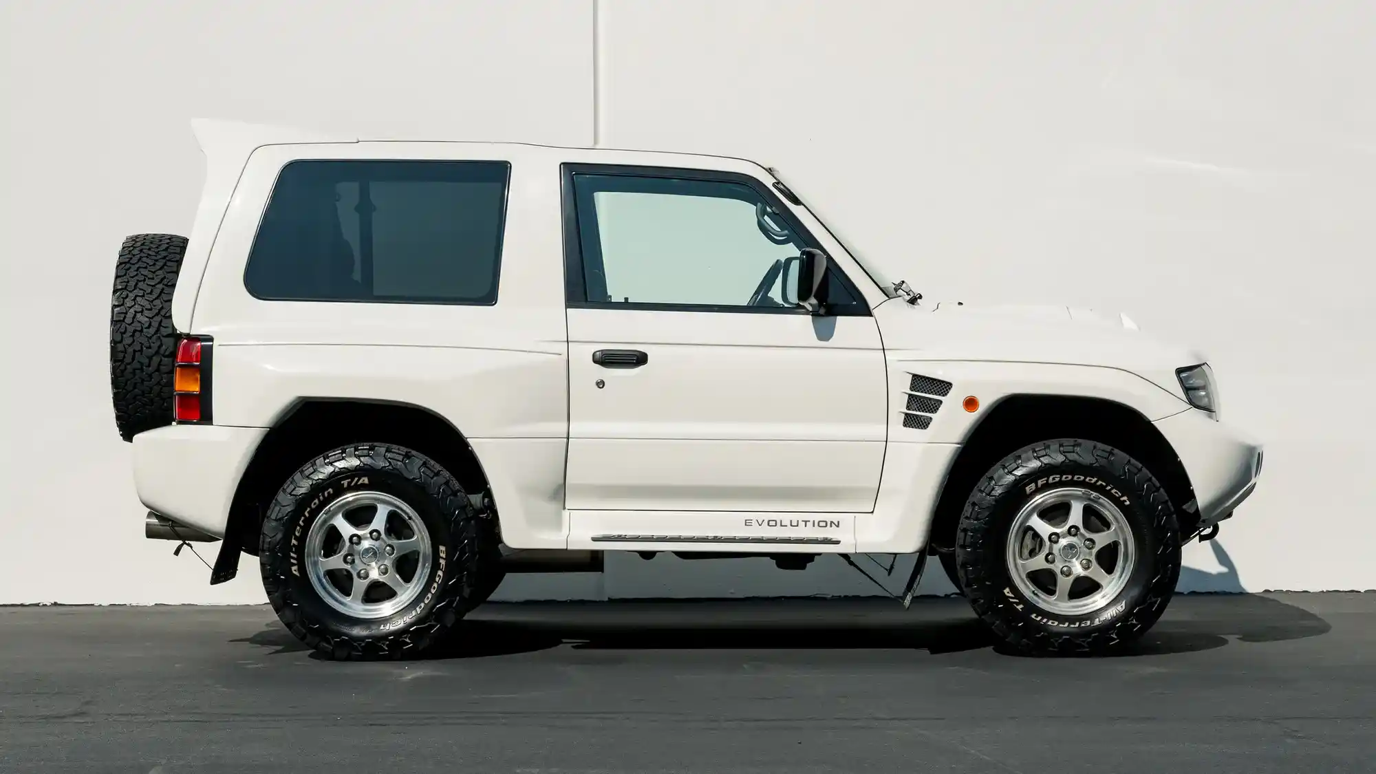 1999-mitsubishi-pajero-evolution-for-sale-huntington-beach-ca-2