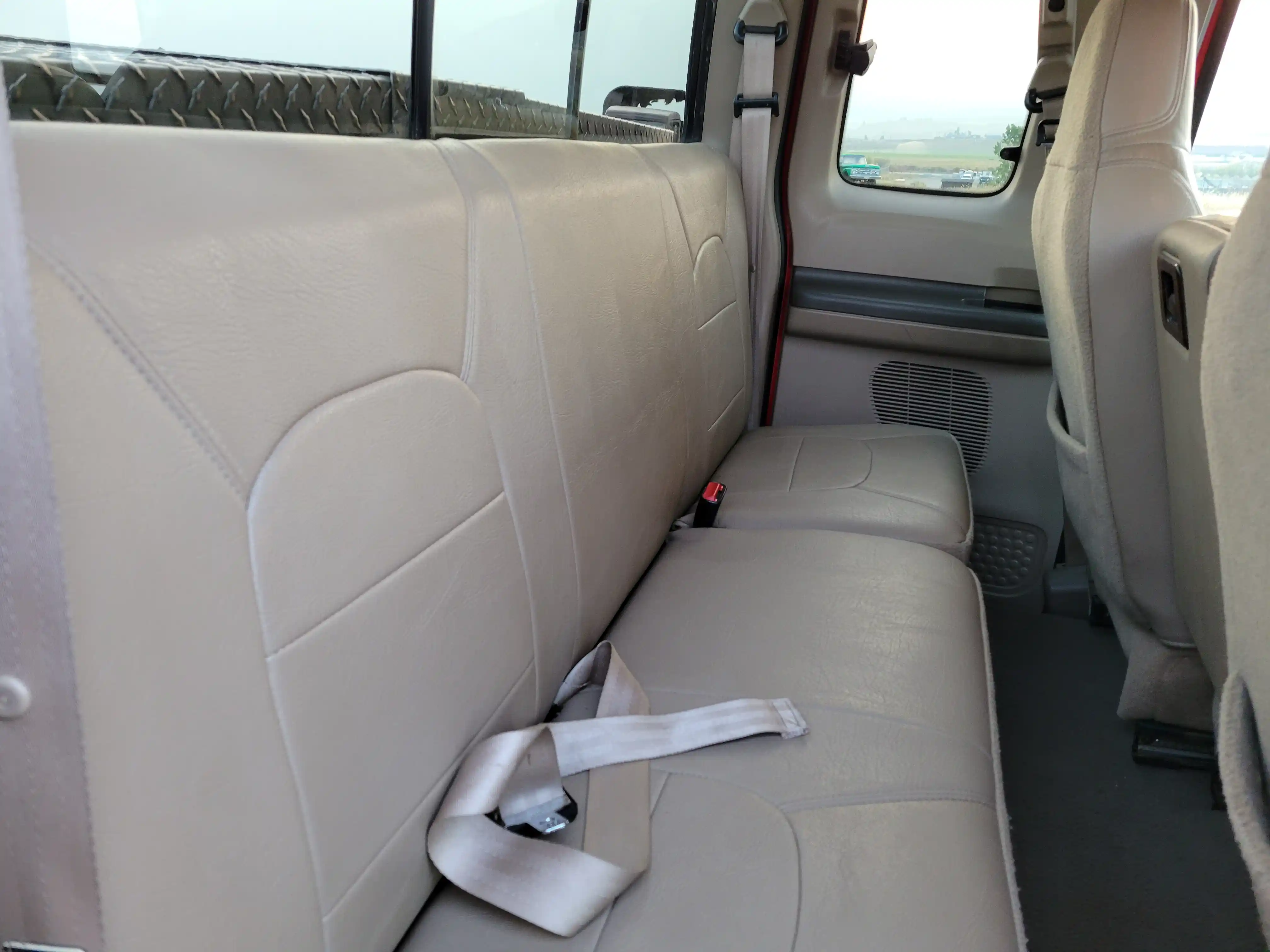 2000-Ford-F-350-Lariat-for-sale-01
