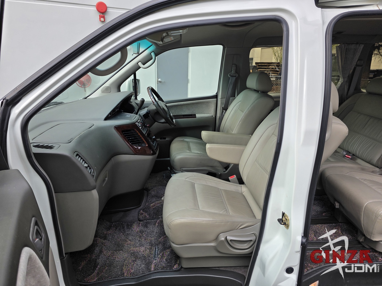 2000-nissan-elgrand-prime-edition-b1YtGl0e