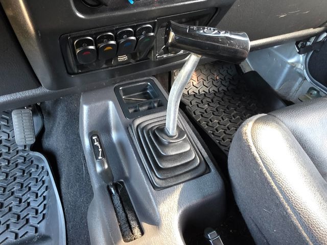 2003-jeep-wrangler-se-ls-swap (29)