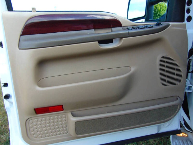 2004-ford-excursion-eddie-bauer-for-sale-49