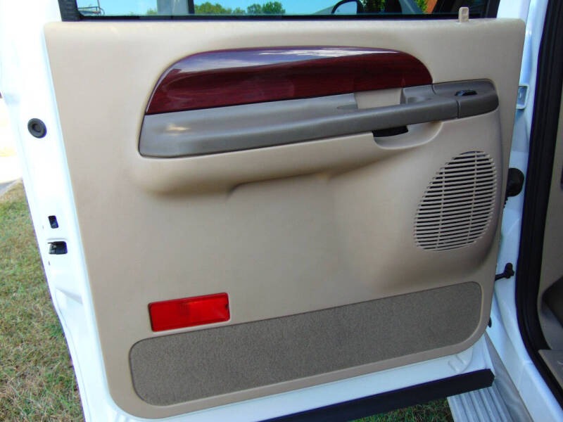 2004-ford-excursion-eddie-bauer-for-sale-51