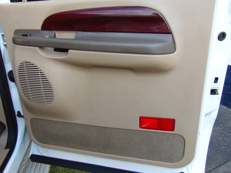 2004-ford-excursion-eddie-bauer-for-sale-58