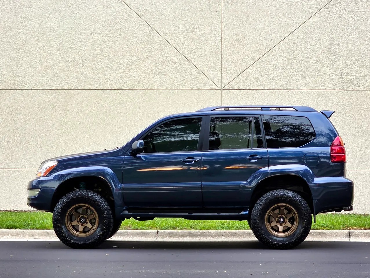 2004-lexus-gx-for-sale-modified (48)