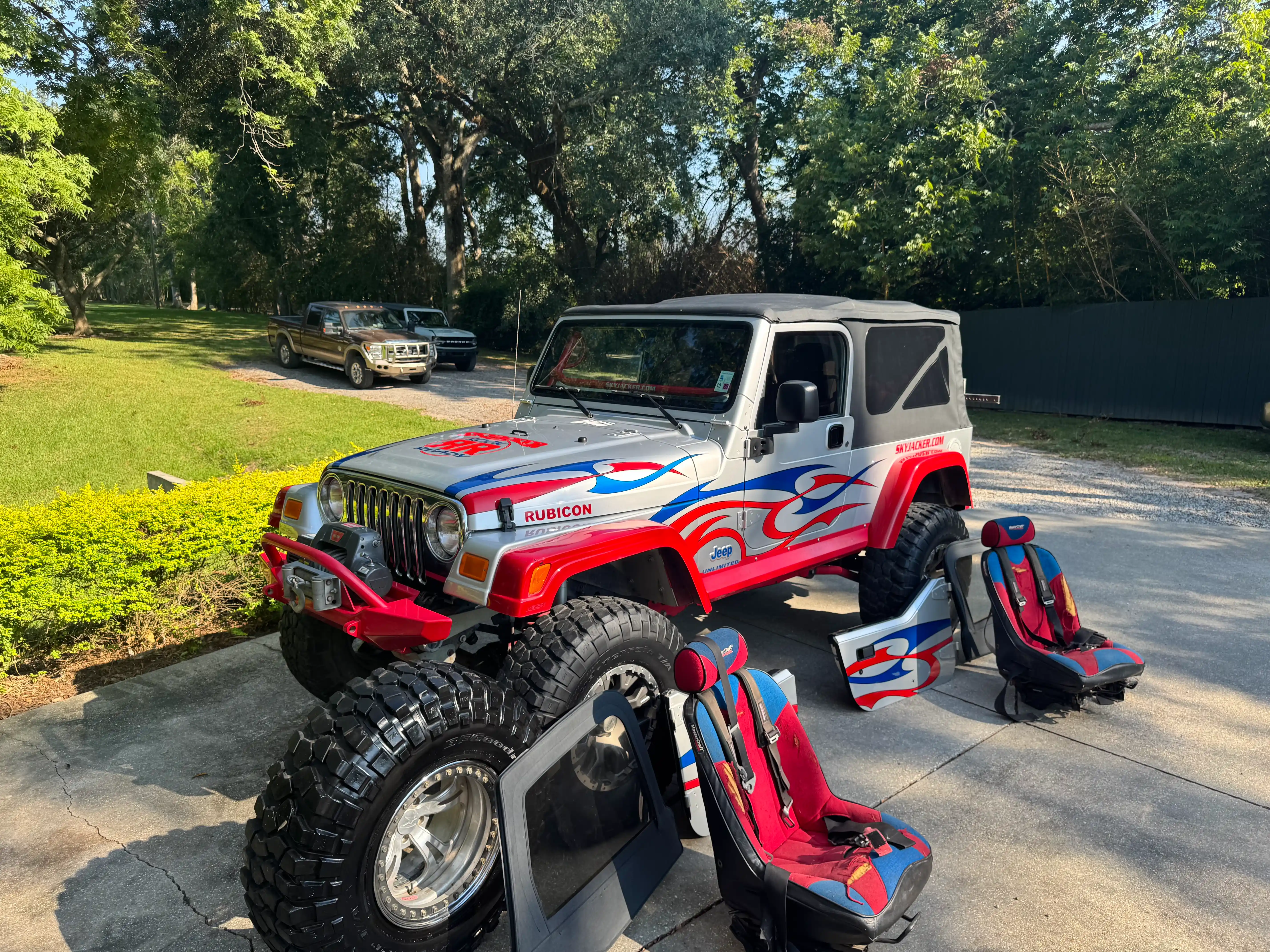 2005-Jeep-Wrangler-Unlimited-Rubicon-02