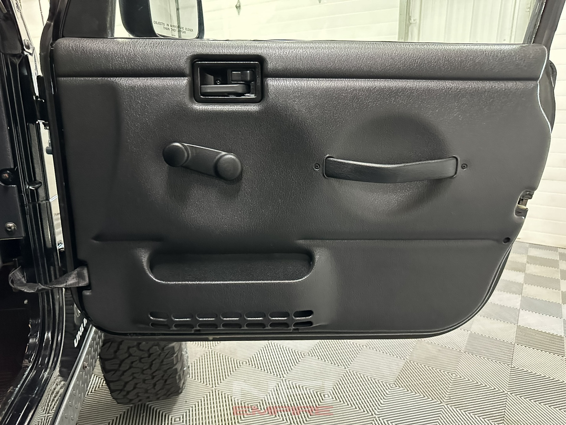 2005-jeep-wrangler-rubicon-half-cab-for-sale (15)