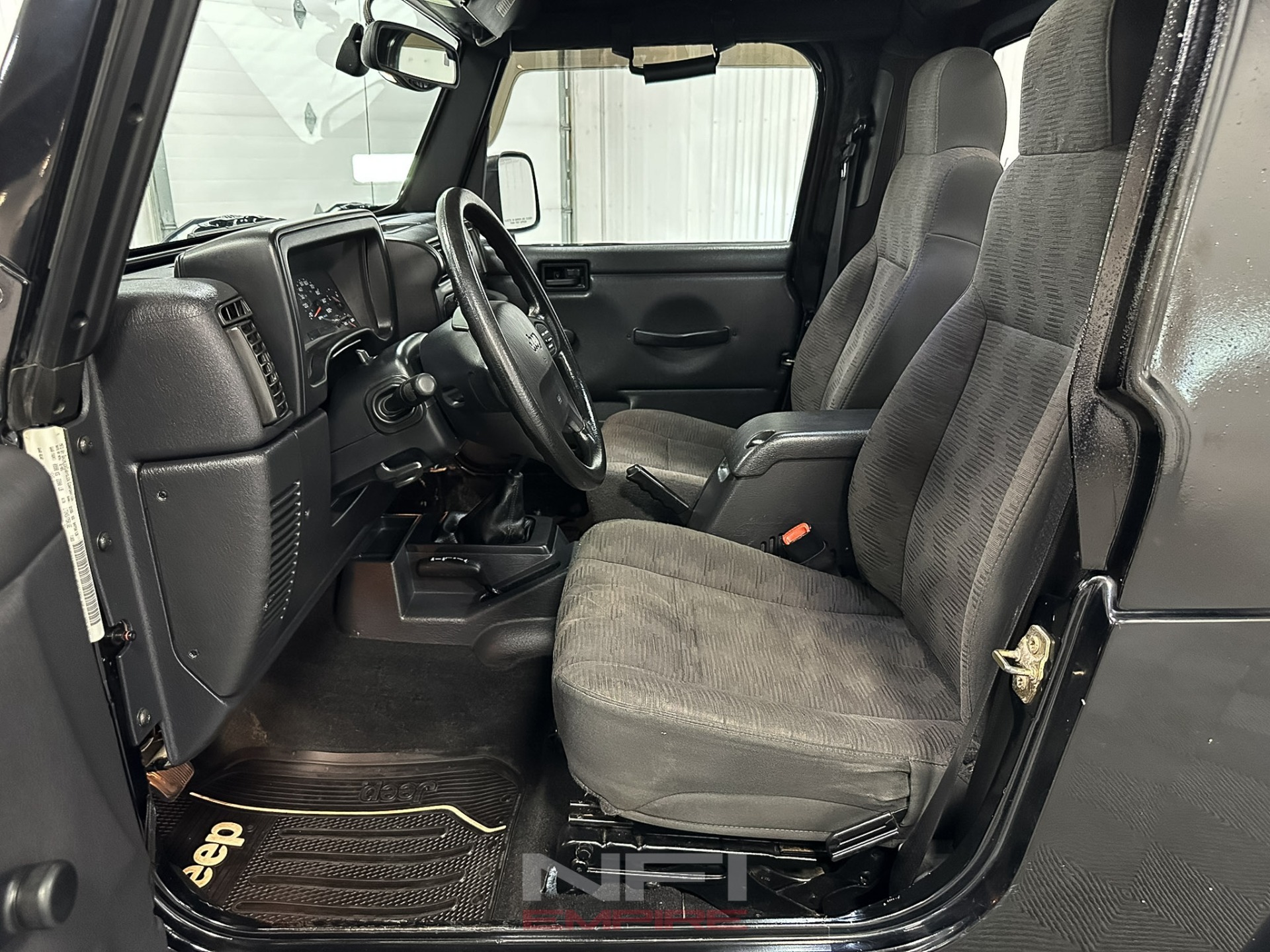 2005-jeep-wrangler-rubicon-half-cab-for-sale (21)