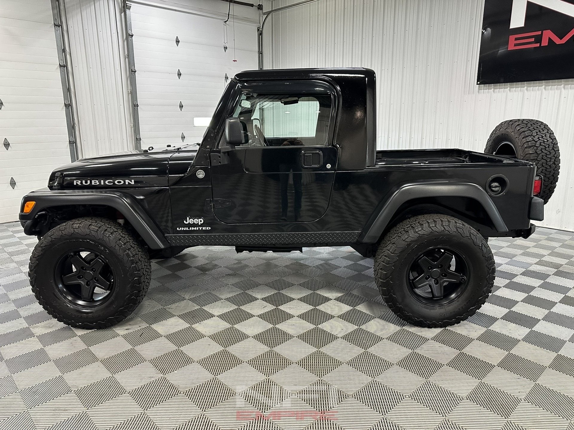 2005-jeep-wrangler-rubicon-half-cab-for-sale (46)