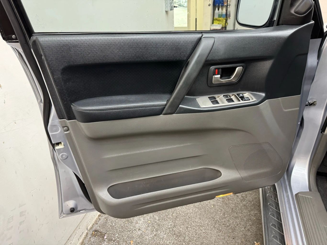 2005-mitsubishi-montero-for-sale (12)