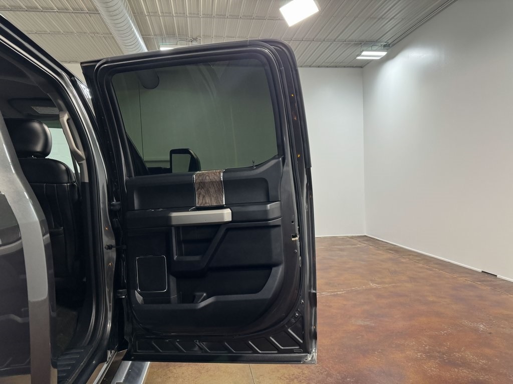 2017-ford-f350-super-duty (34)