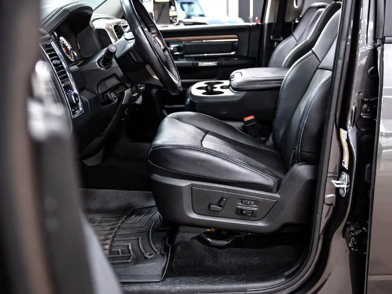 2018-ram-2500-laramie-crew-cab-for-sale-lakewood-co-38