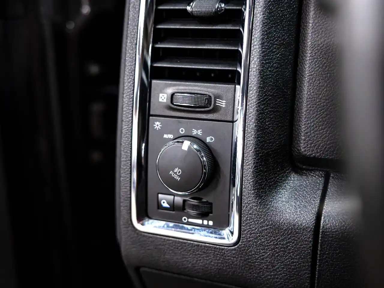 2018-ram-2500-laramie-crew-cab-for-sale-lakewood-co-48
