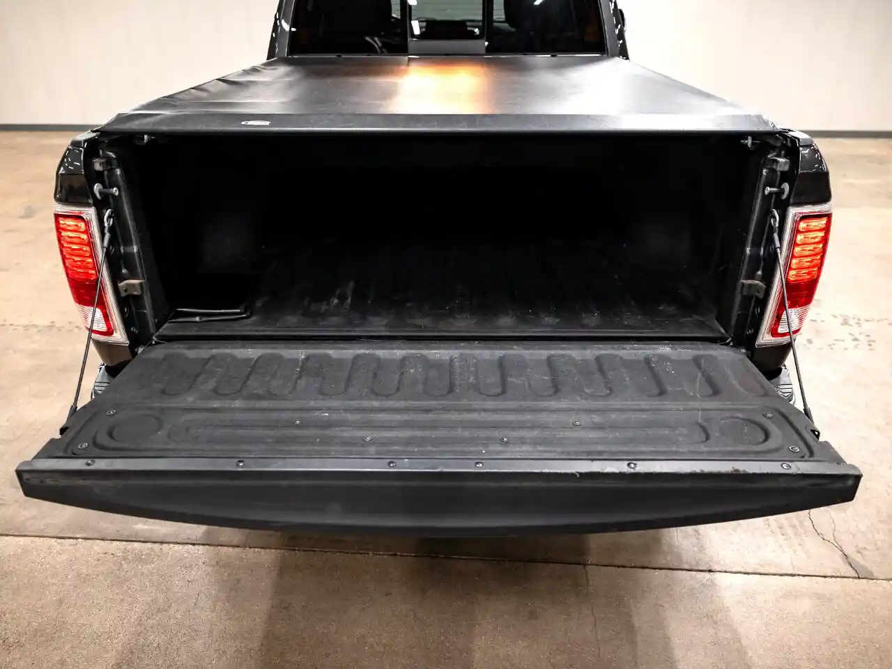 2018-ram-2500-laramie-crew-cab-for-sale-lakewood-co-7