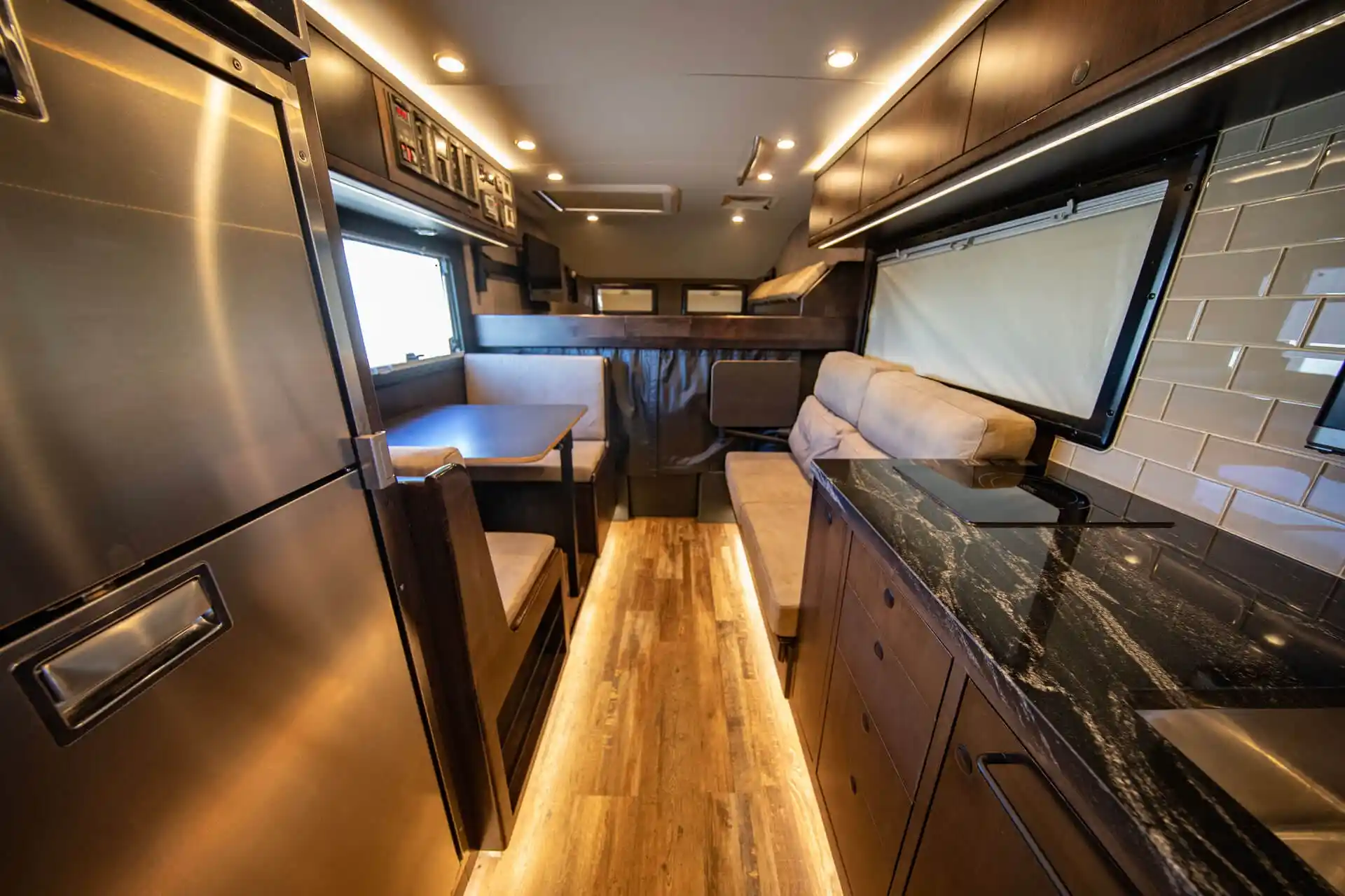 2019-earthroamer-xv-lts-233-for-sale-dacono-co-11