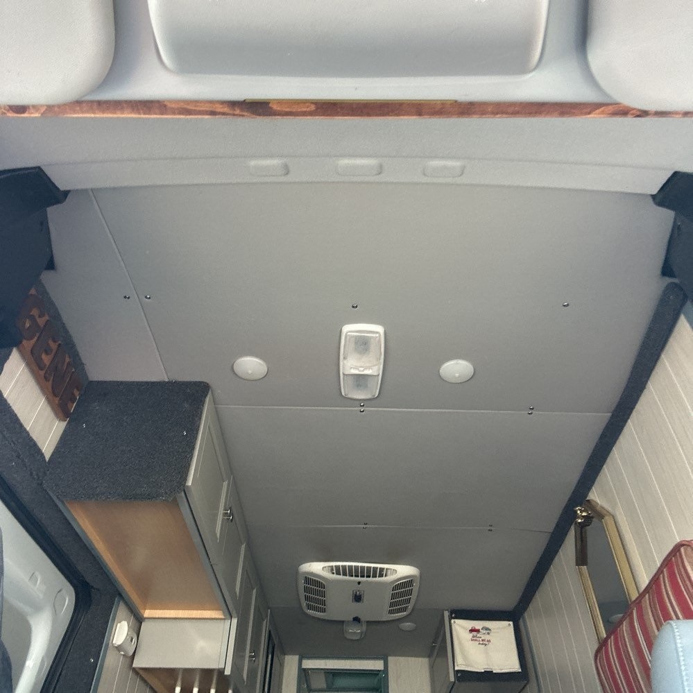 2019-ford-transit-250-camper (9)