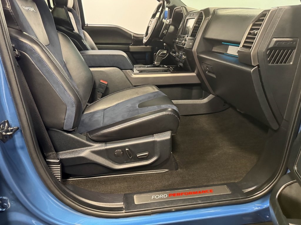 2020-ford-f150-raptor (37)