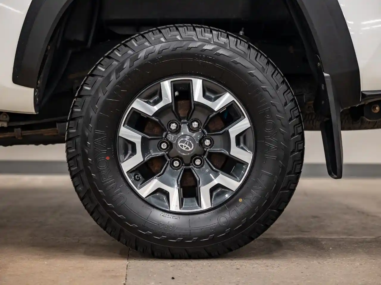 2020-toyota-tacoma-trd-offroad-for-sale-lakewood-co-25