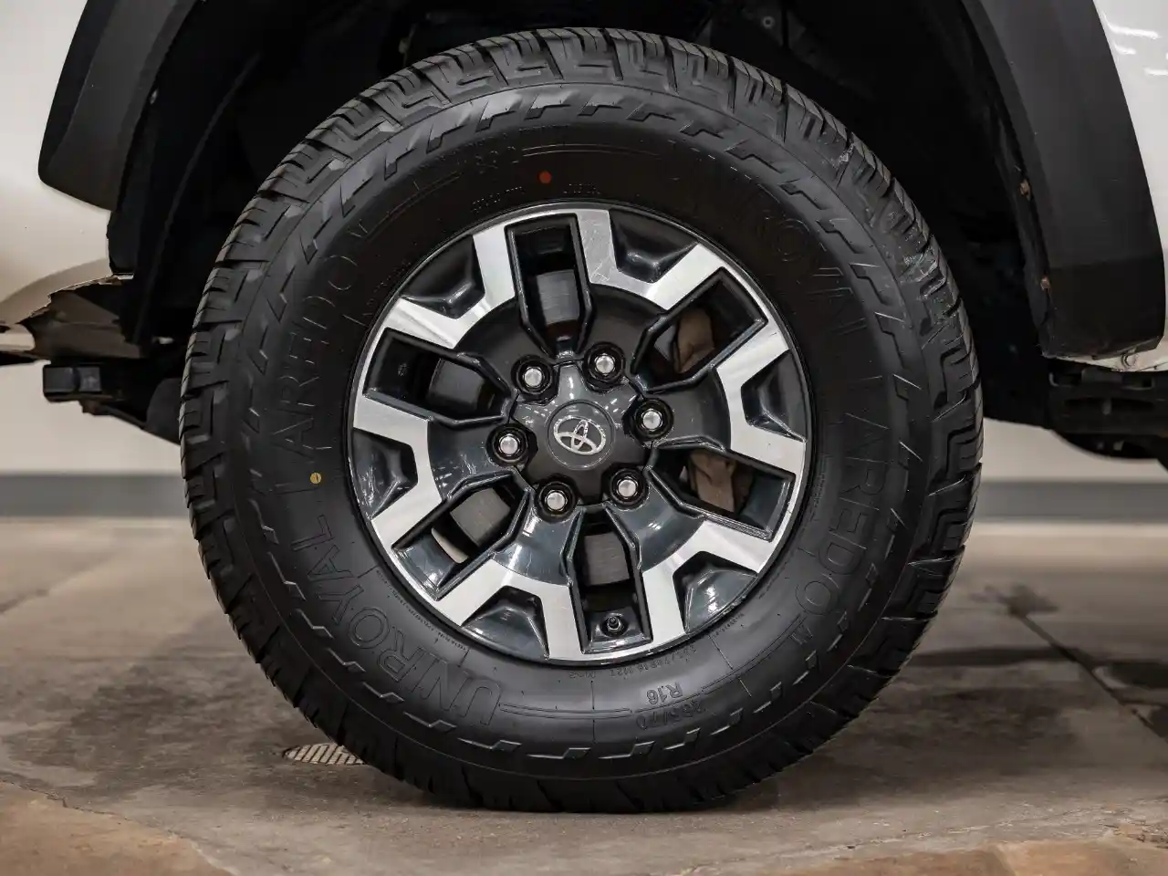 2020-toyota-tacoma-trd-offroad-for-sale-lakewood-co-26