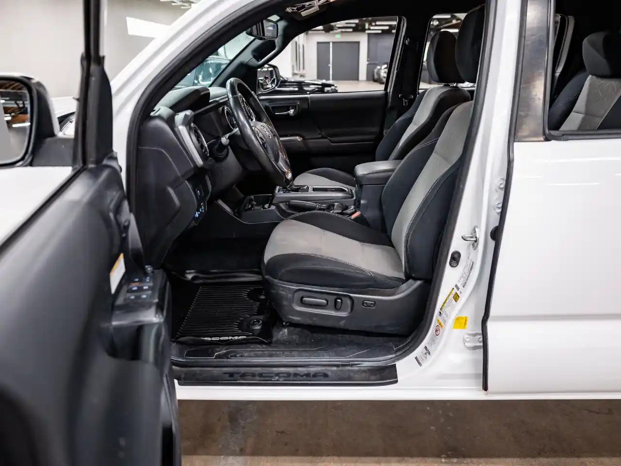 2020-toyota-tacoma-trd-offroad-for-sale-lakewood-co-36