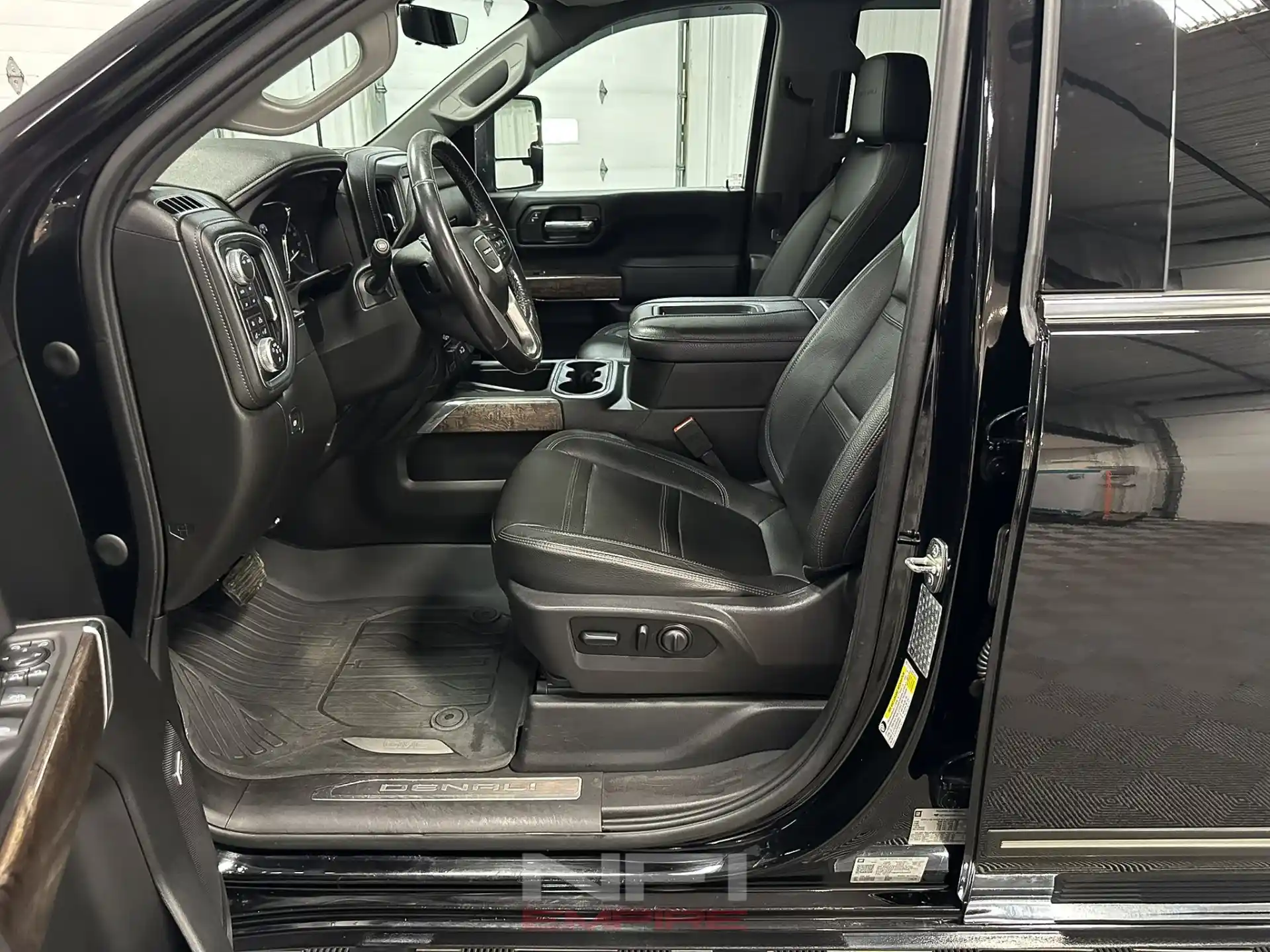 2021-gmc-sierra-3500-hd-denali-for-sale-erie-pa-34
