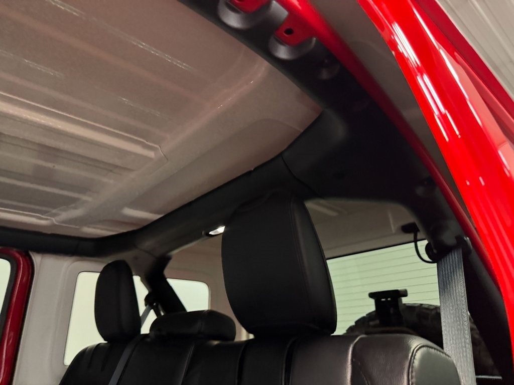 2021-jeep-wrangler-rubicon-4xe (30)
